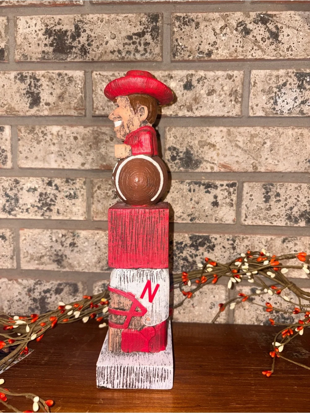 Nebraska Cornhuskers tiki totem